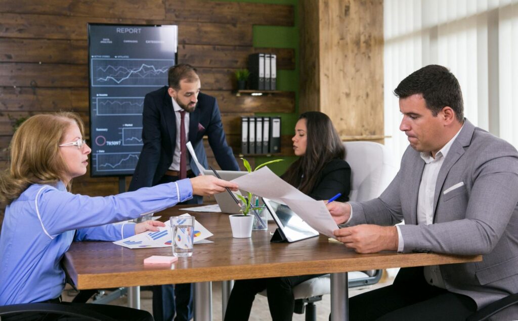 How to Optimize Your B2B CRM With AI: A Complete Guide