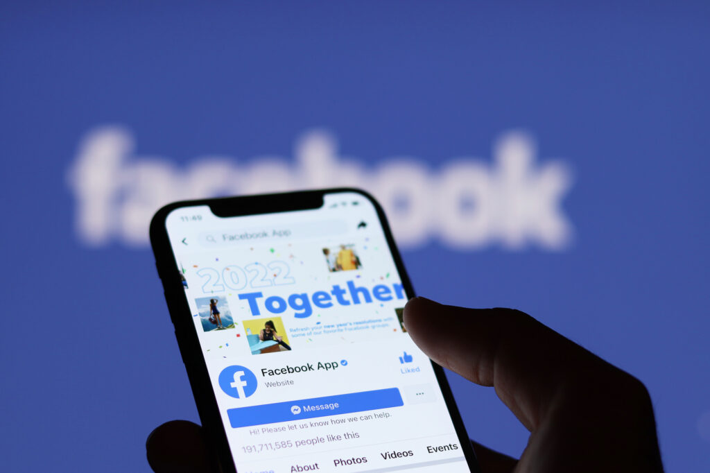 How Can You Use Facebook Ads To Make Money With Ecommerce