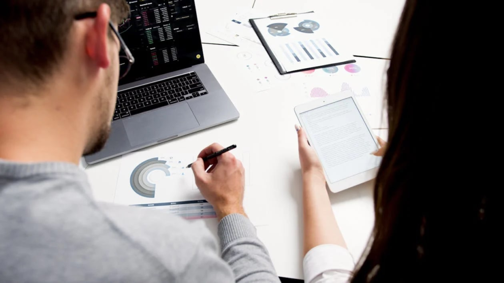Shopify Contact Form vs. Custom Forms